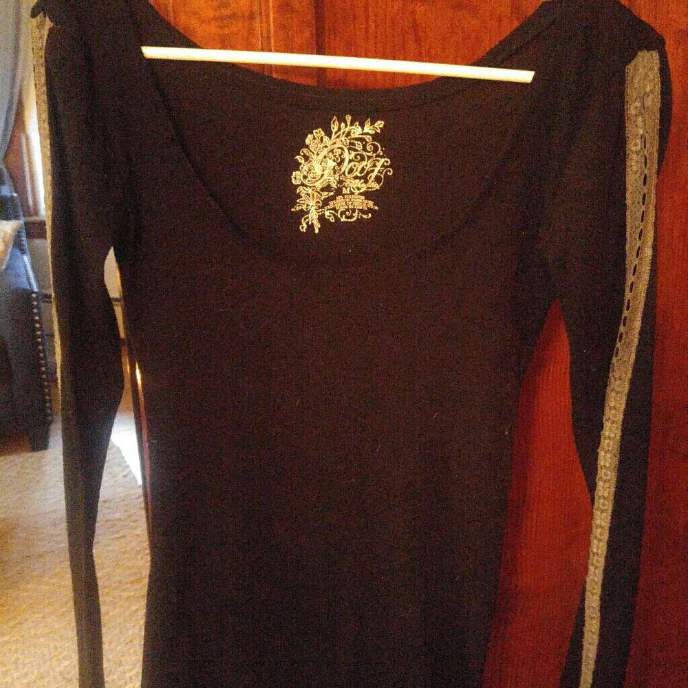 Off the shoulder long sleeved top